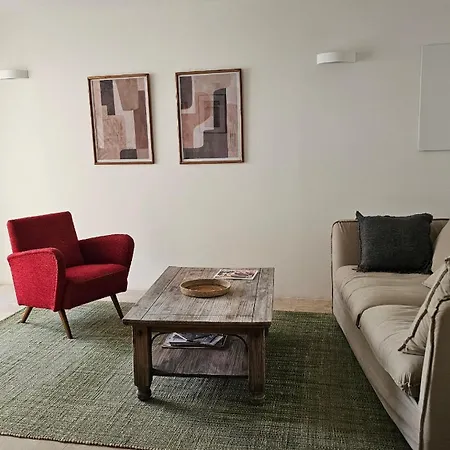 La Petite Cours D'uzès Centre Hébergement de vacances