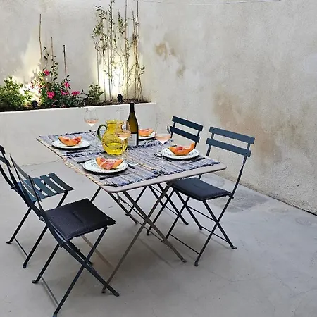 Hébergement de vacances La Petite Cours D'uzès Centre *